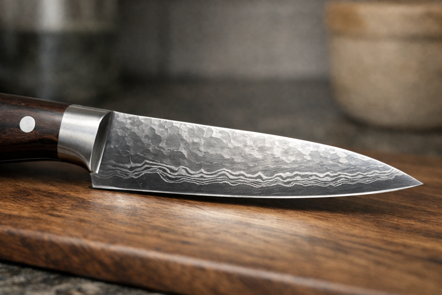 ペティーナイフとは?三徳包丁との違いや選び方、おすすめブランドを徹底解説のイメージ